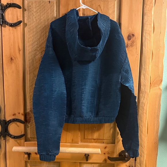 ALO Dynamic Jacket - Picture 4 of 5